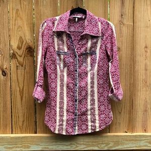 BKE Buckle Womens Sz. S Button down Long sleeve.